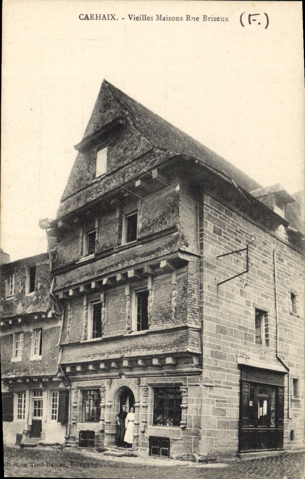 CPA Carhaix Vieilles Maisons Rue Briseux 