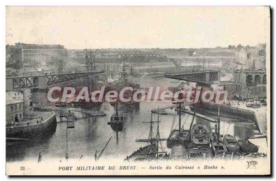 CPA Port Militaire de Brest sortie du cuirassé Hoche