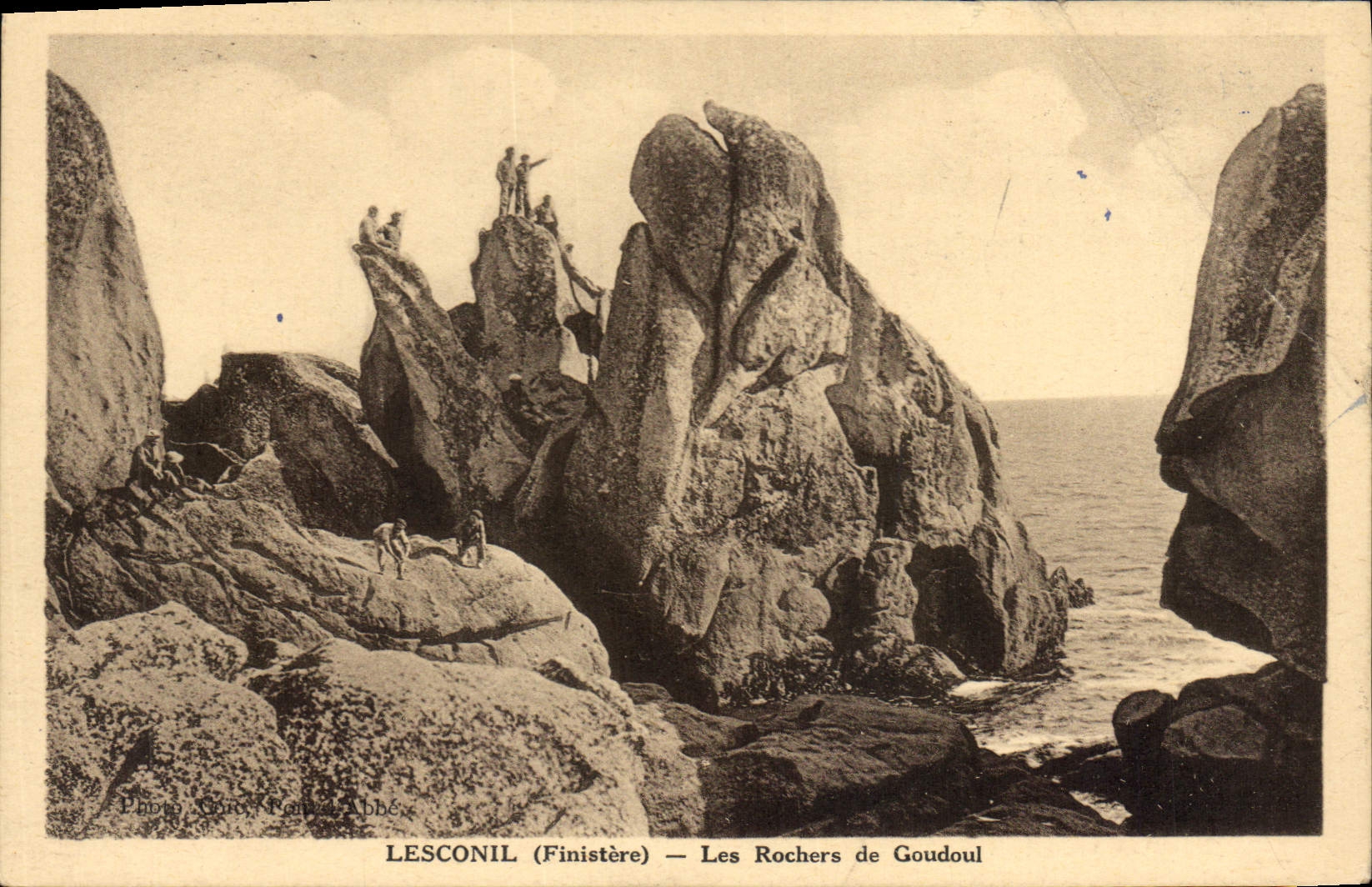 CPA Lesconil Finistere Les Rochers de Goudoul 
