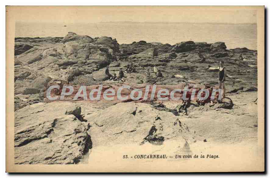 CPA Concarneau Un coin de la Plage 