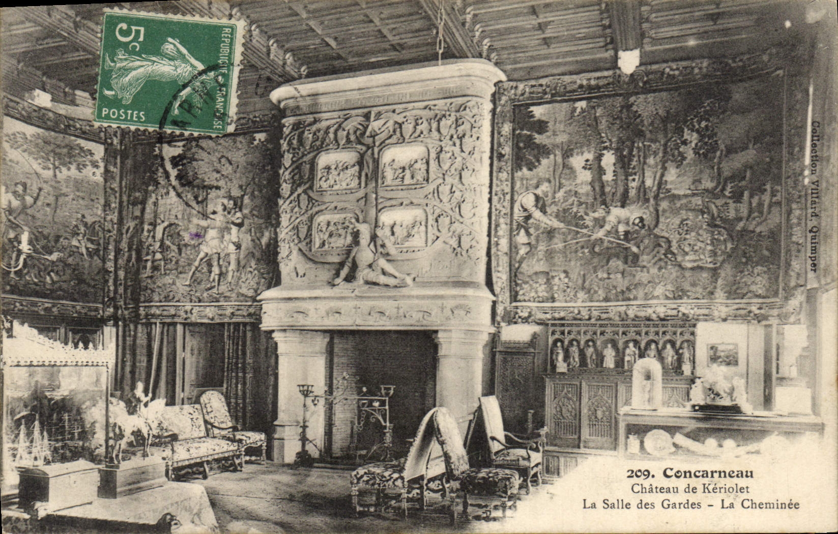 CPA Concarneau chateau de Keriolet la salle des Gardes la Cheminee 