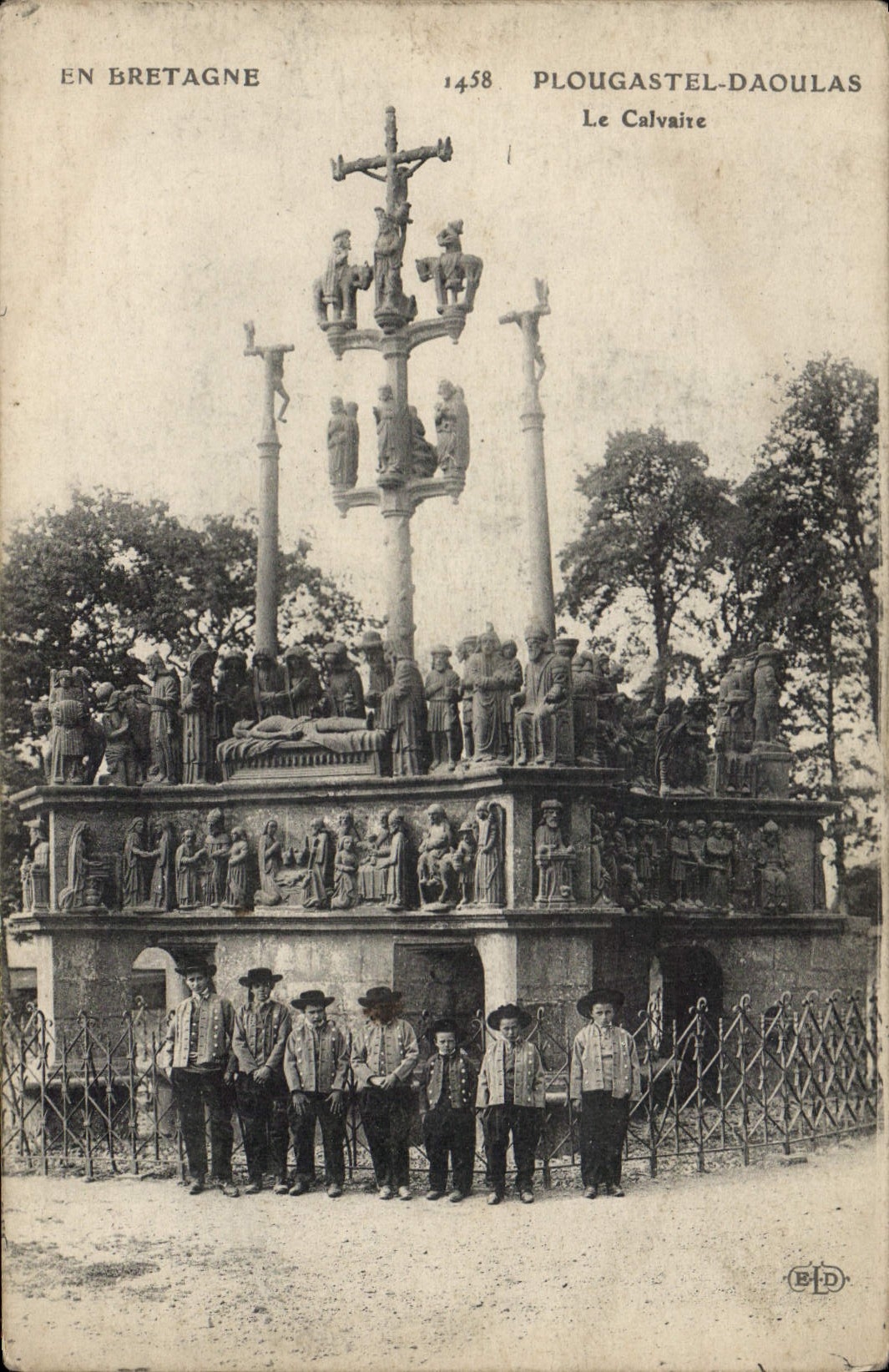 CPA En Bretagne Pougastel Daoulas le Calvaire 