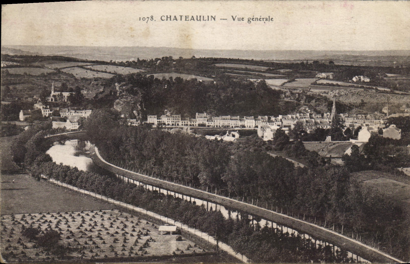CPA Chateaulin vue generale 