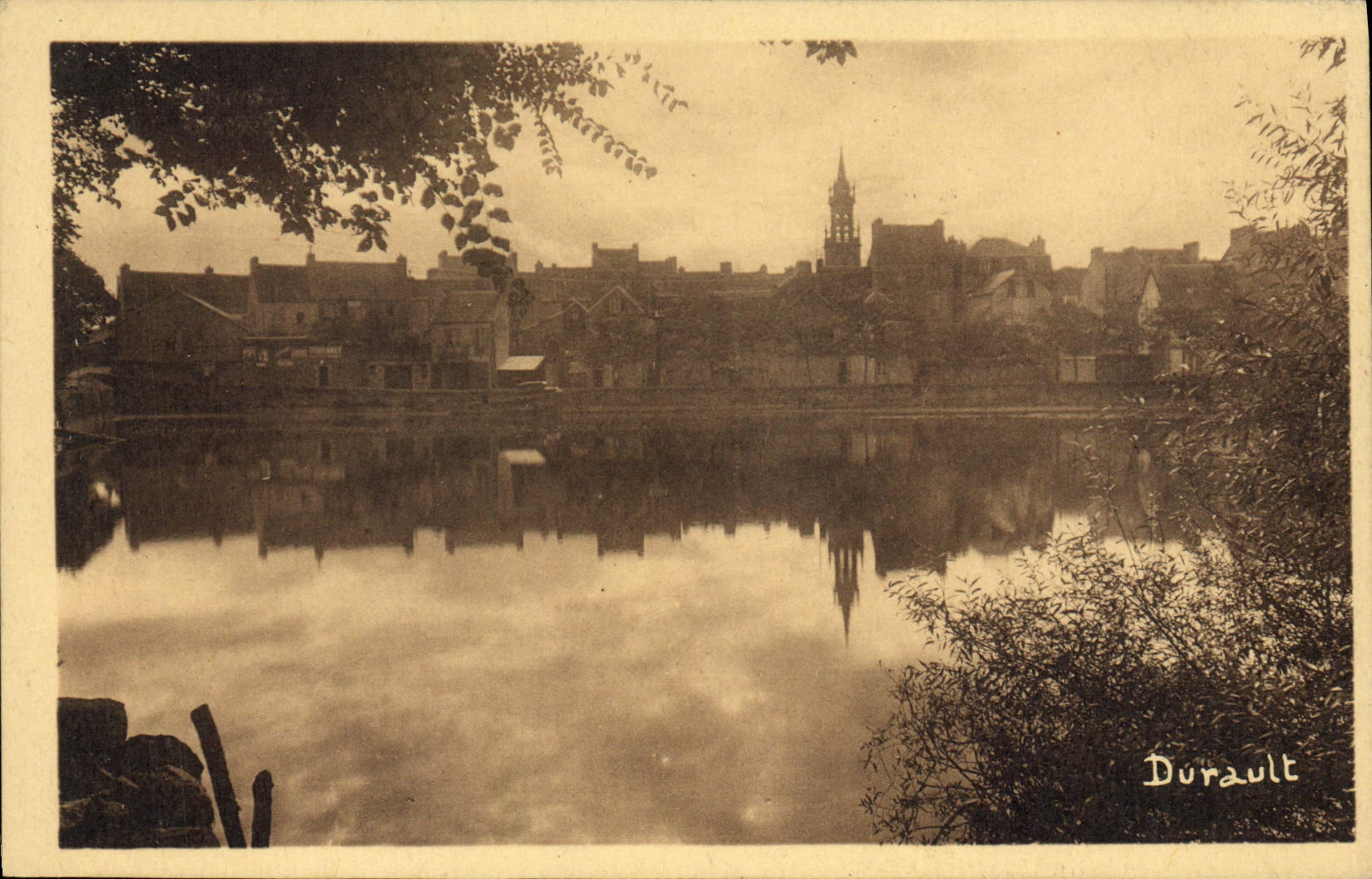 CPA Huelgoat vue generale sur le Lac 