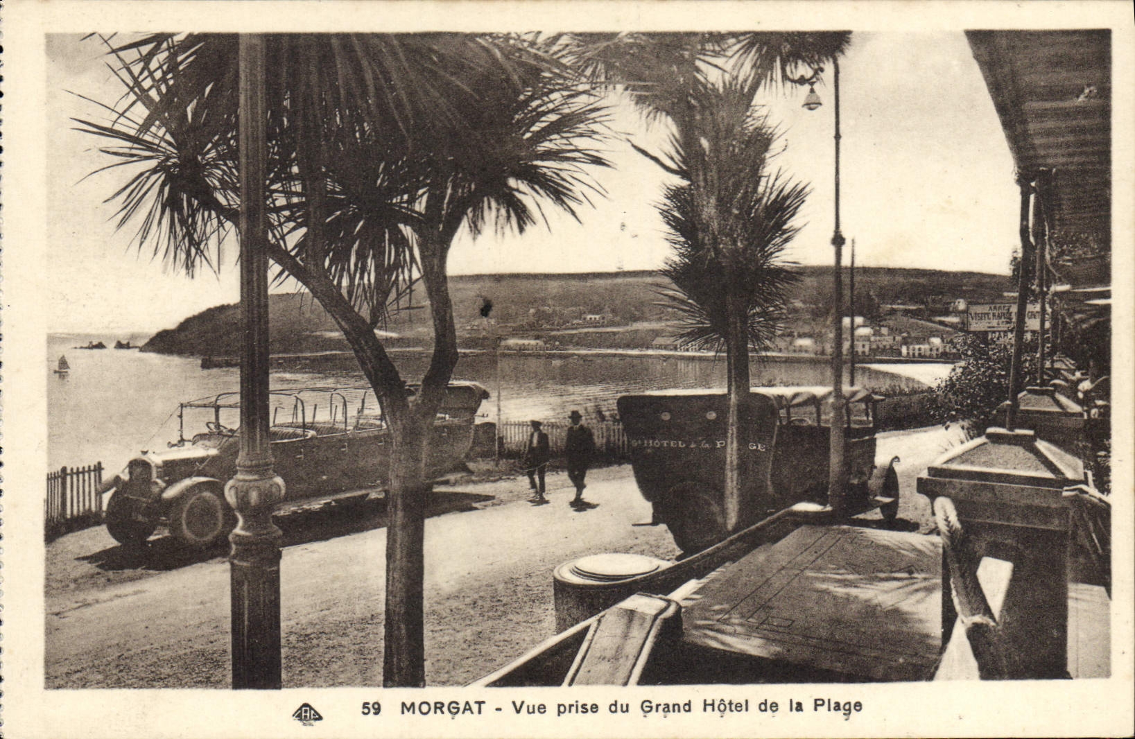 CPA Morgat Vue prise du Grand hotel de la plage 