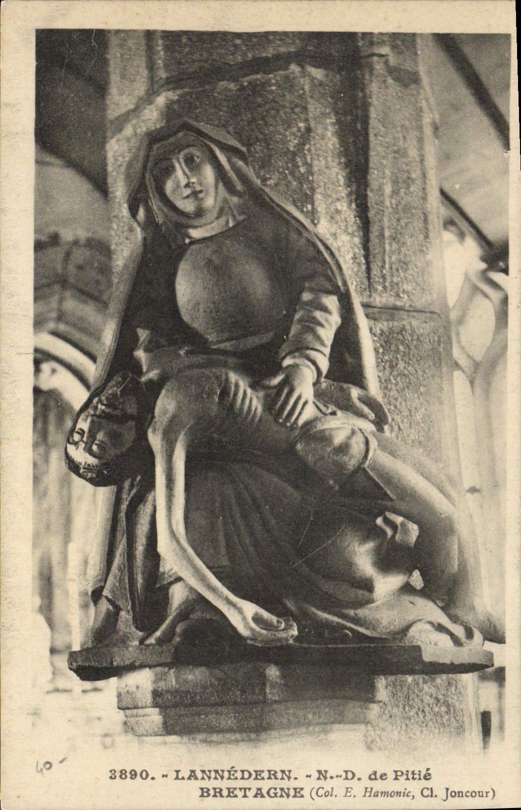 CPA Lannedern N D de Pitie Bretagne 