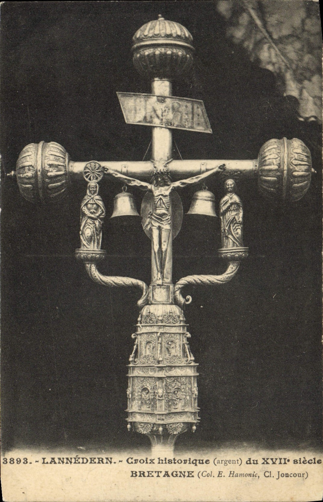 CPA Lannedern Croix historique argent du XVII siecle Bretagne 