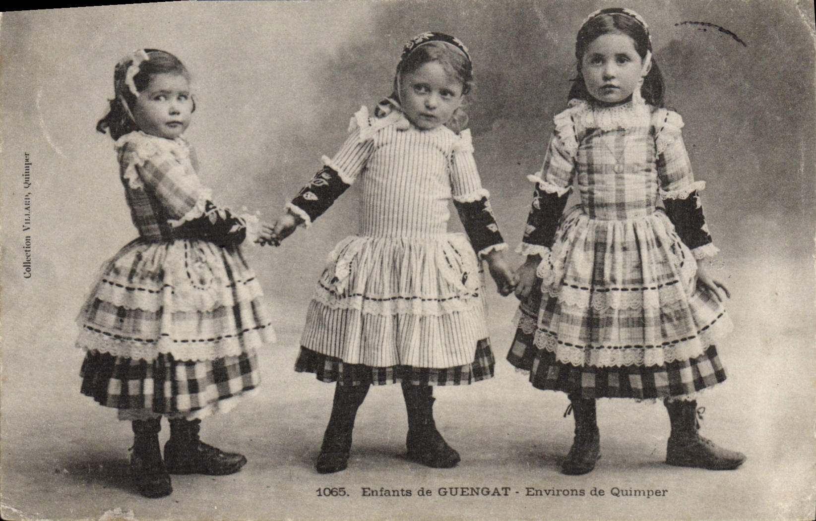 CPA Enfants de Guengat environs de Quimper 