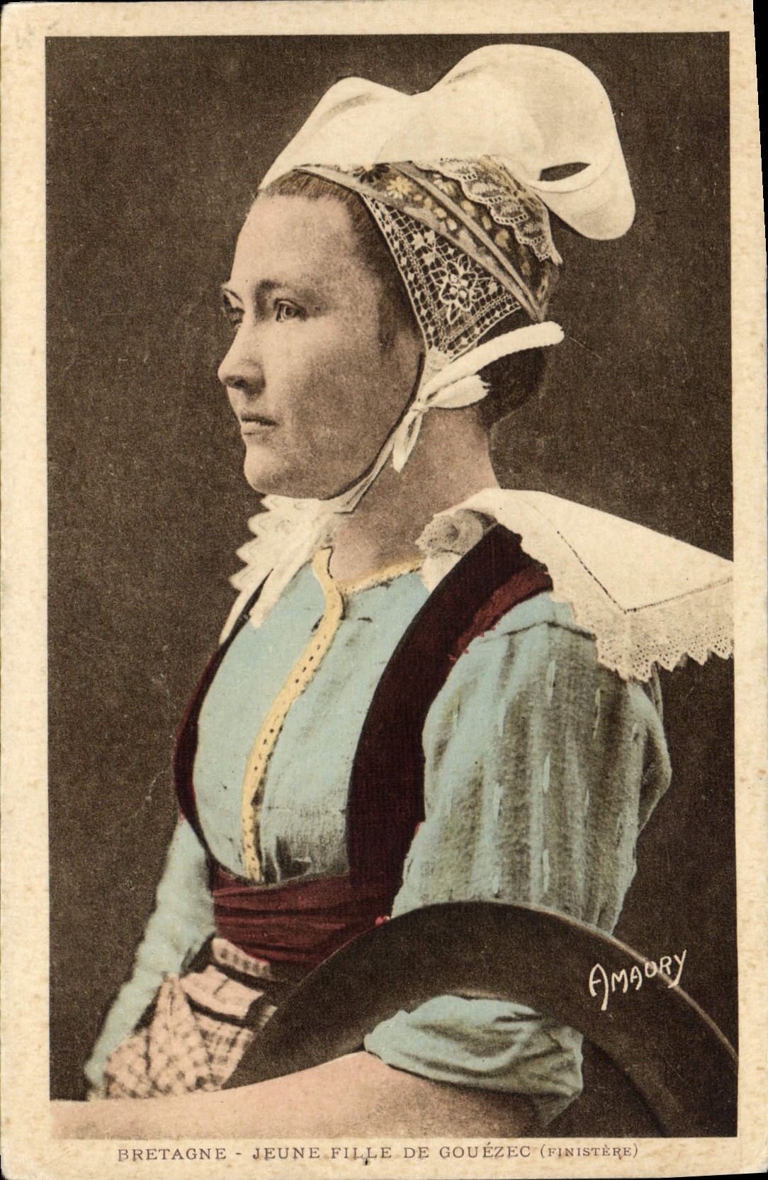 CPA Bretagne jeune fille de Gouezec Finistere 