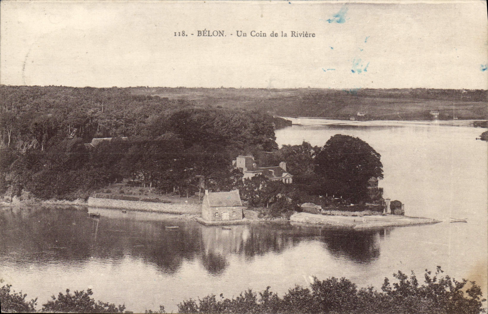 CPA Belon un coin de la Riviere 