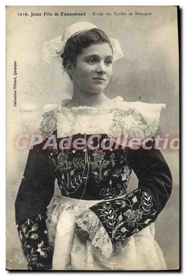 CPA jeune Fille de Fouesnant Etude des Coiffes de Bretagne 