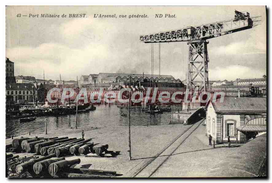 CPA Port Militaire de Brest l'Arsenal vue generale 