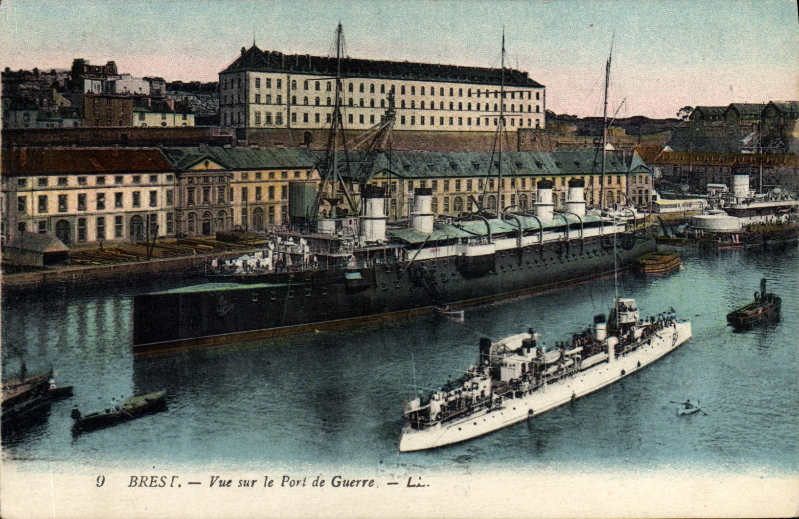 CPA Brest vue sur le port de Guerre 