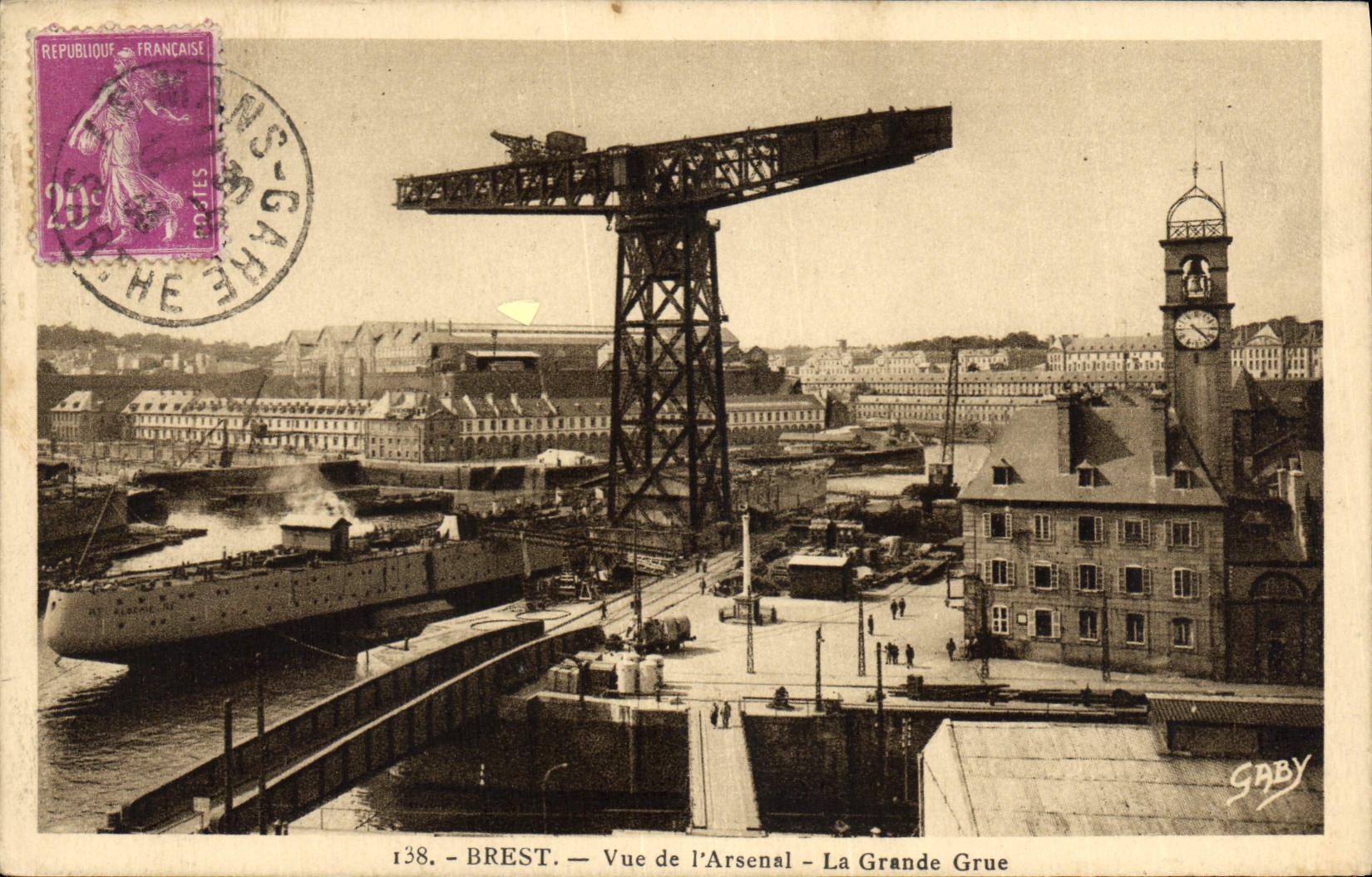CPA Brest vue de l'Arsenal la grande Grue 