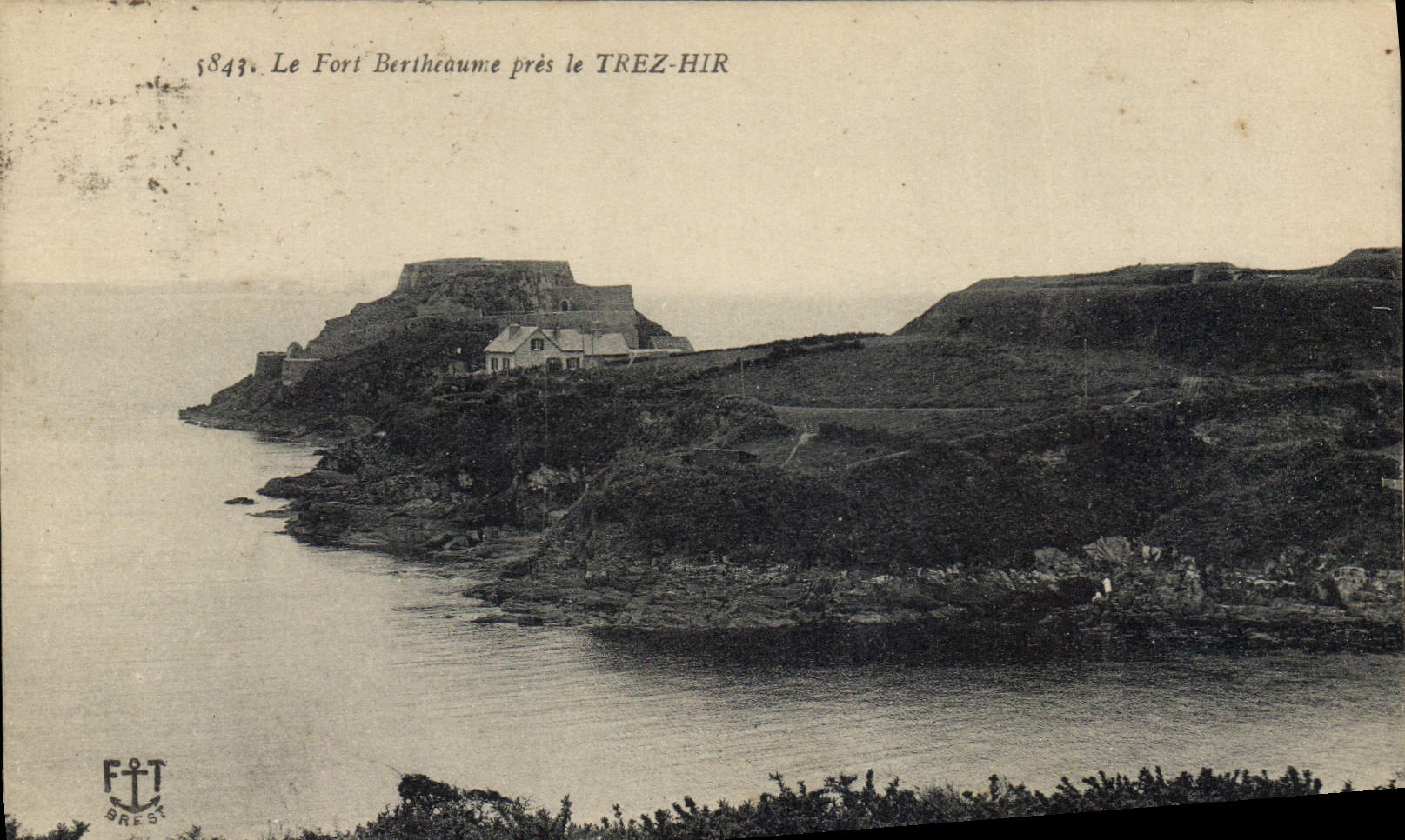 CPA le Fort Bertheaume pres le Trez Hir 