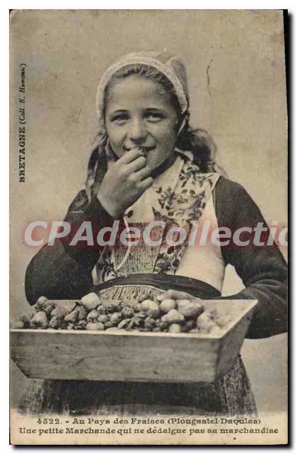 Vintage Postcard Bretagne au Pays des Fraises Plougastel daoulas a small vendor who does not disdain her goods