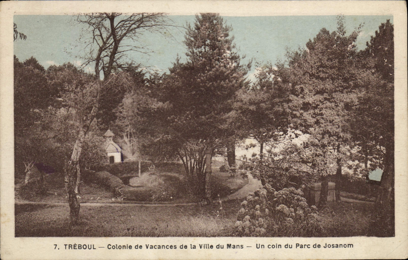 CPA Treboul Colonie de Vacances de la Ville du Mans un coin du parc de Josanom 