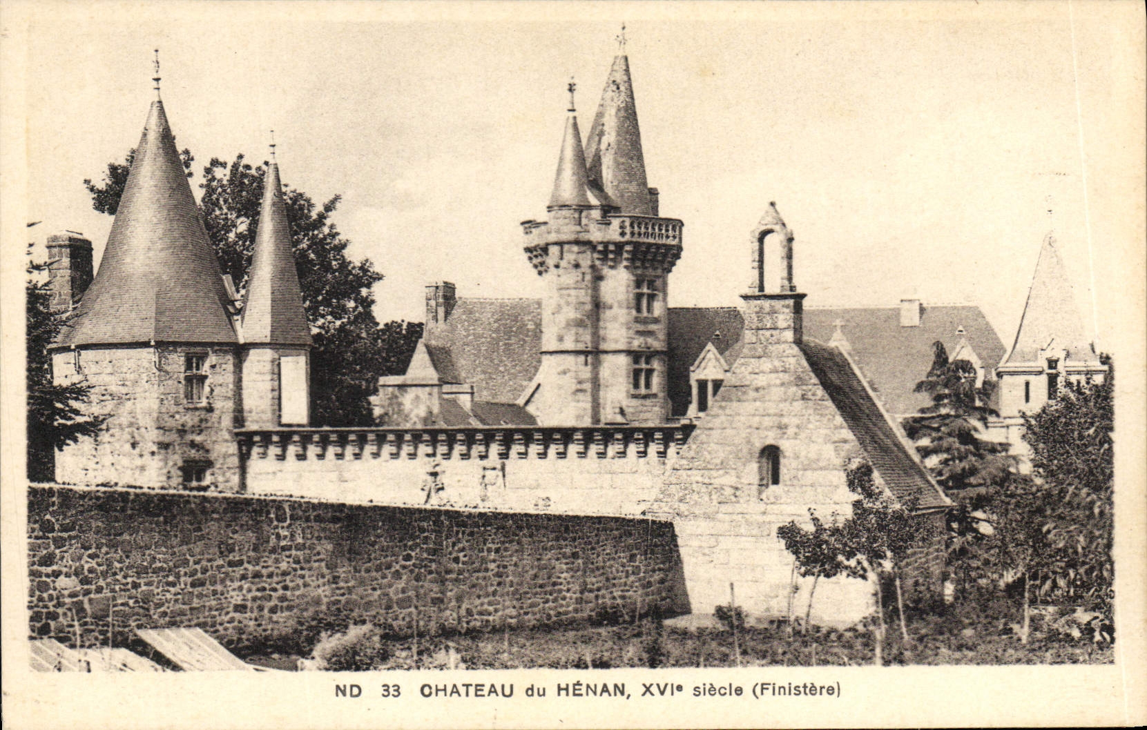 CPA Chateau du henan XVI siecle Finistere 