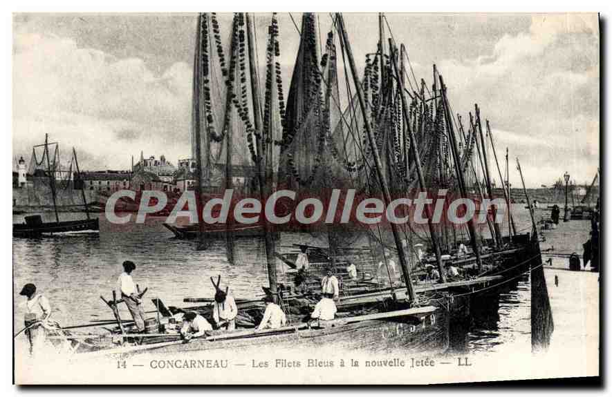 CPA Cancarneau les Filets Bleus à la nouvelle Jetee 