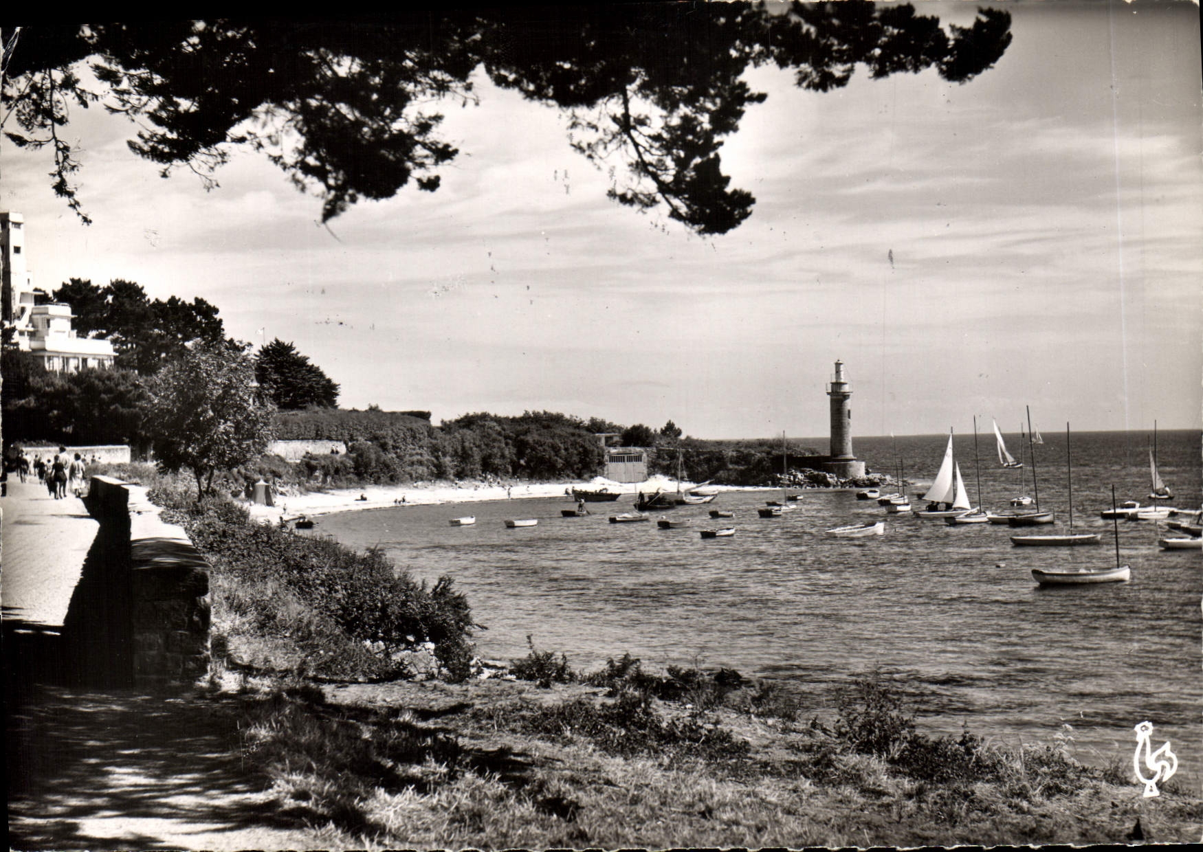 CPSM Benodet Finistere la Corniche la plage du Petit Phare et le petit Phare 