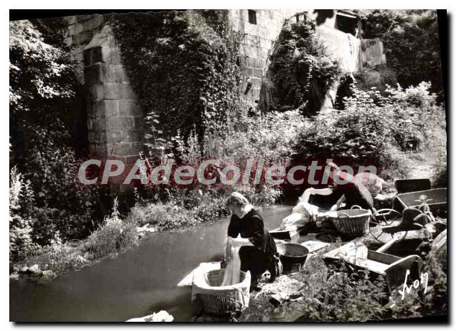 CPSM Huelgoat Finistere Lavandieres pres du vieux Moulin 