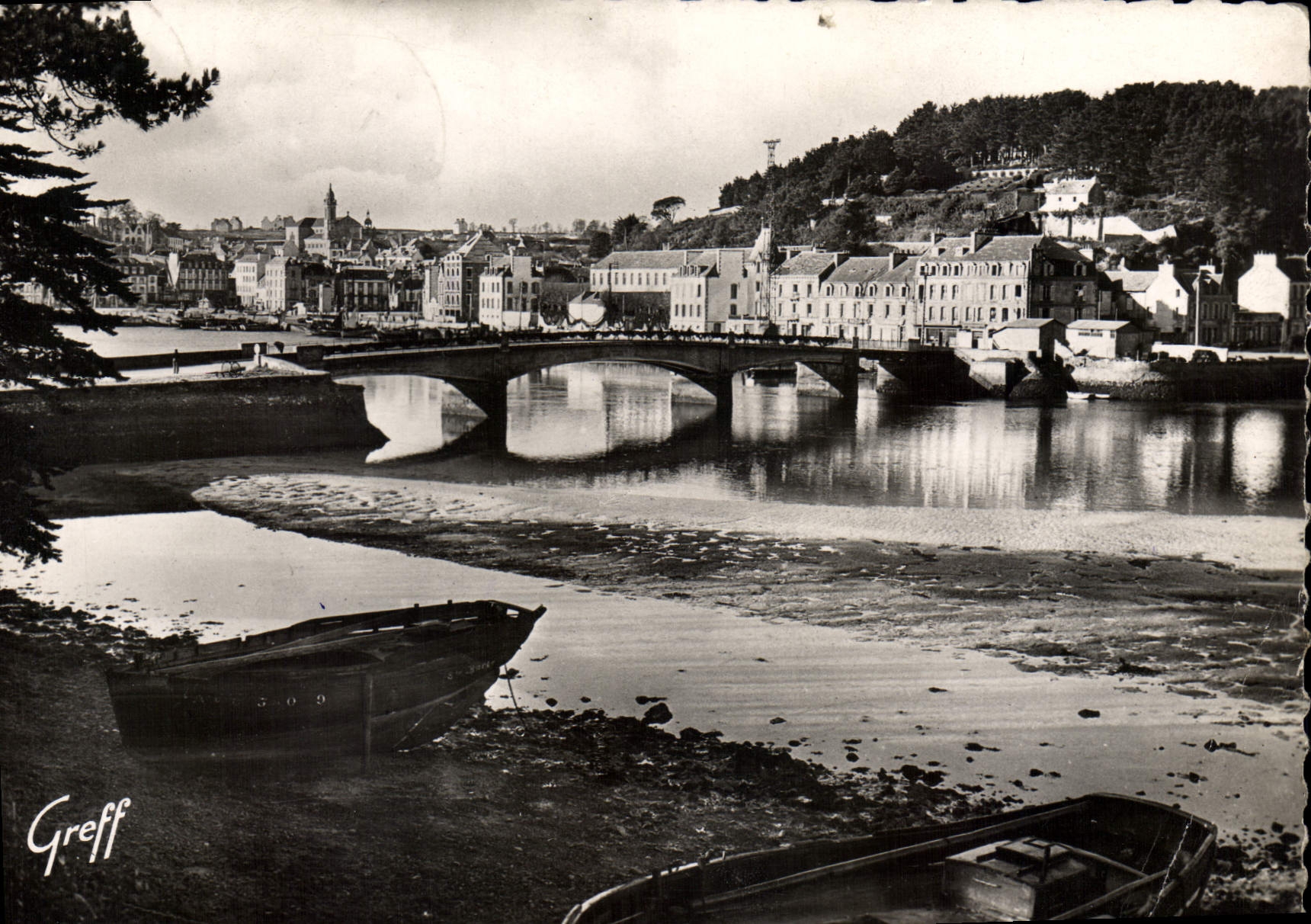 CPSM En Bretagne Audierne Finistere vue generale 