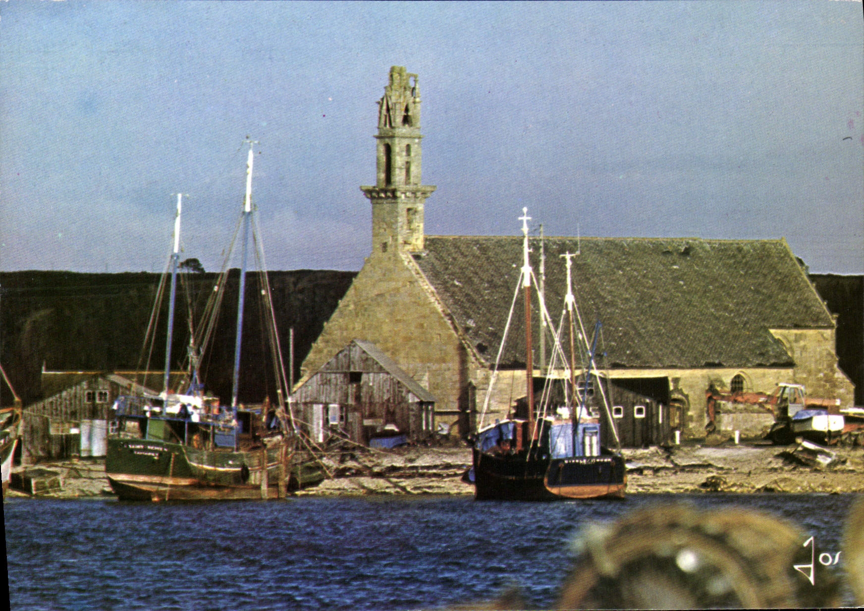 CPSM Camaret la chapelle Notre Dame de Rocamadour dont le Clocher fut decapite le 18 Juin 1694 par u
