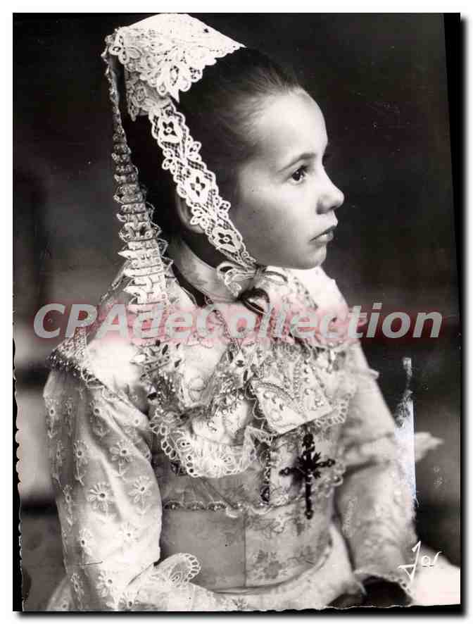 CPA Jeunes de Bretagne Fillette du Porzay Cornouaille costume de Borleden pays de Plomodiern Ploneve