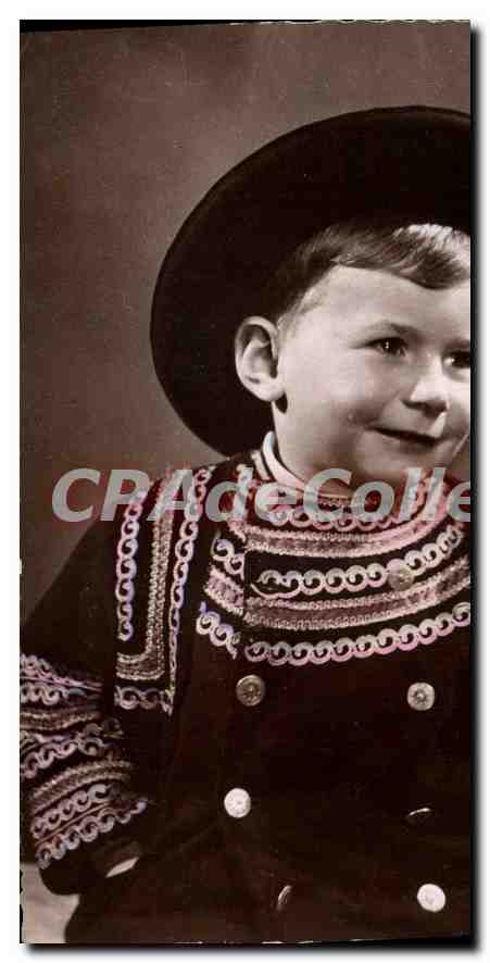 CPSM Jeune garcon en costume du pays de fouesnant 