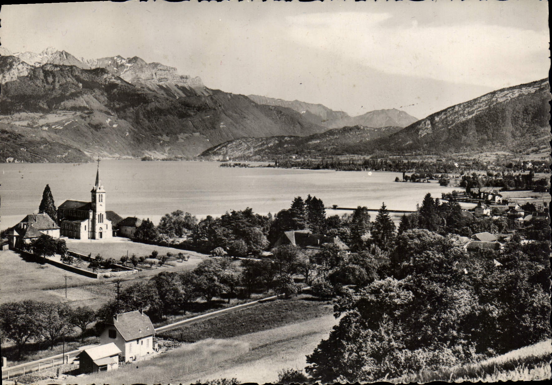 Sevrier — Die Kirche und der See — Edition des Quatre-Champs, Lyon