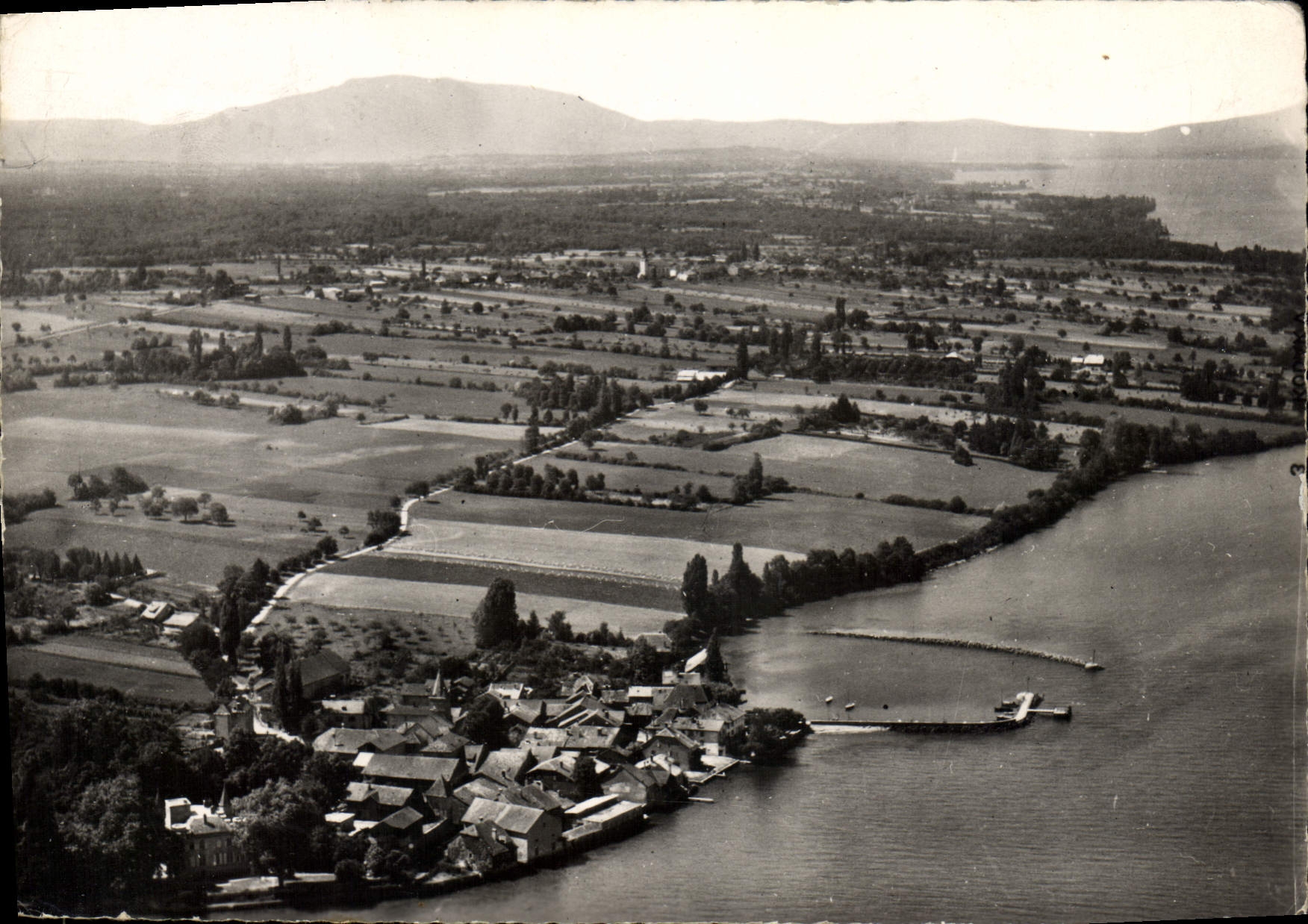 Nernier (Haute-Savoie) und Umgebung — Luftbild — J. Cellard, Lyon