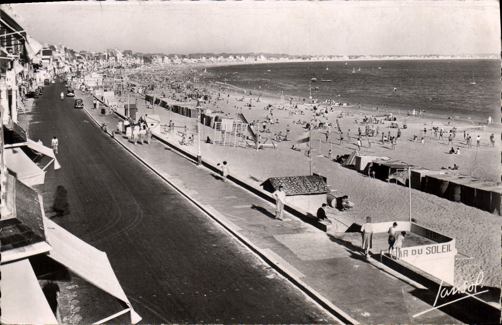 CPA La Cote d'Amour La Baule L Inf La Plage vers Pornichet 