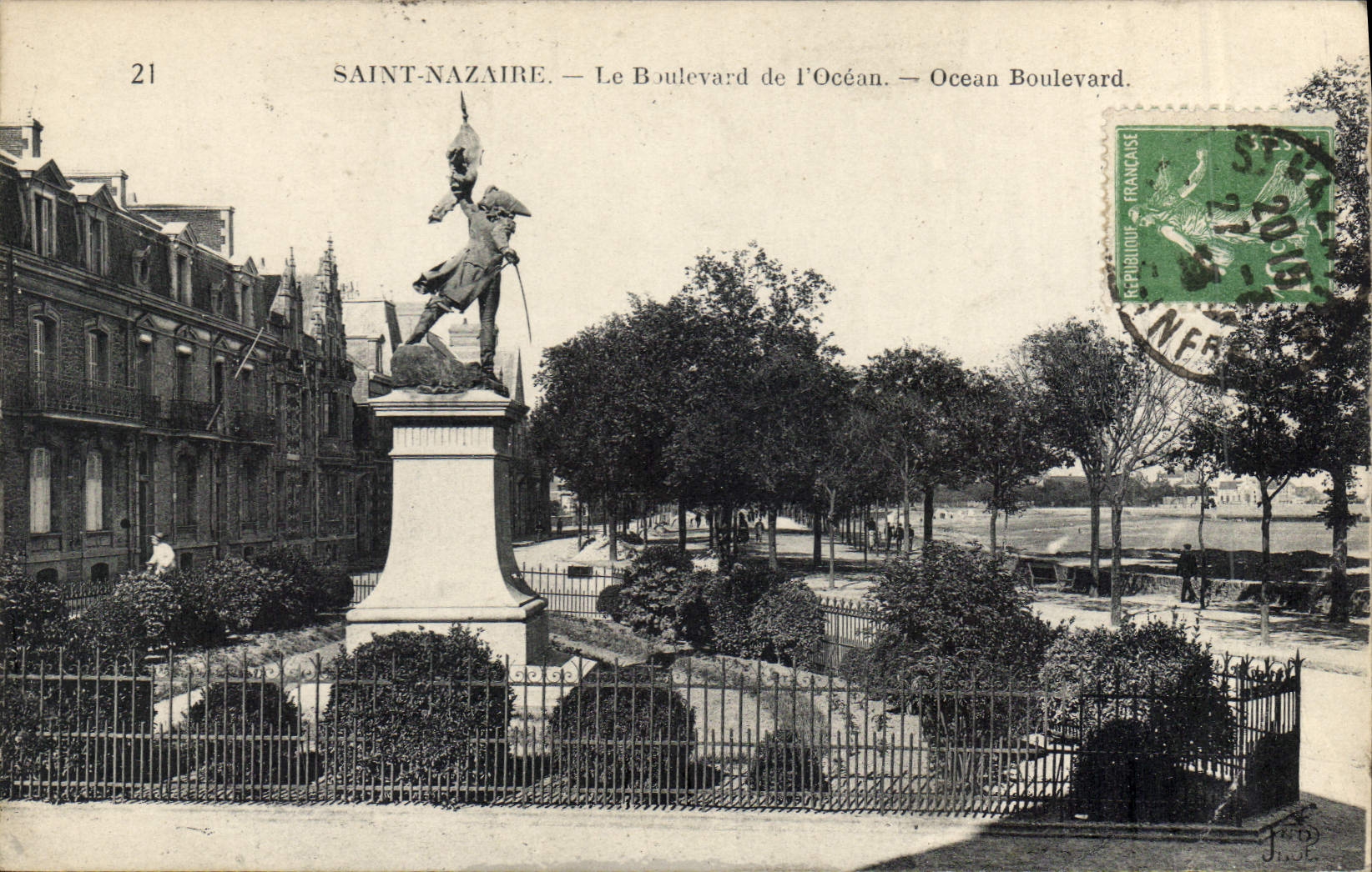CPA St Nazaire Le Boulevard de l'Ocean 