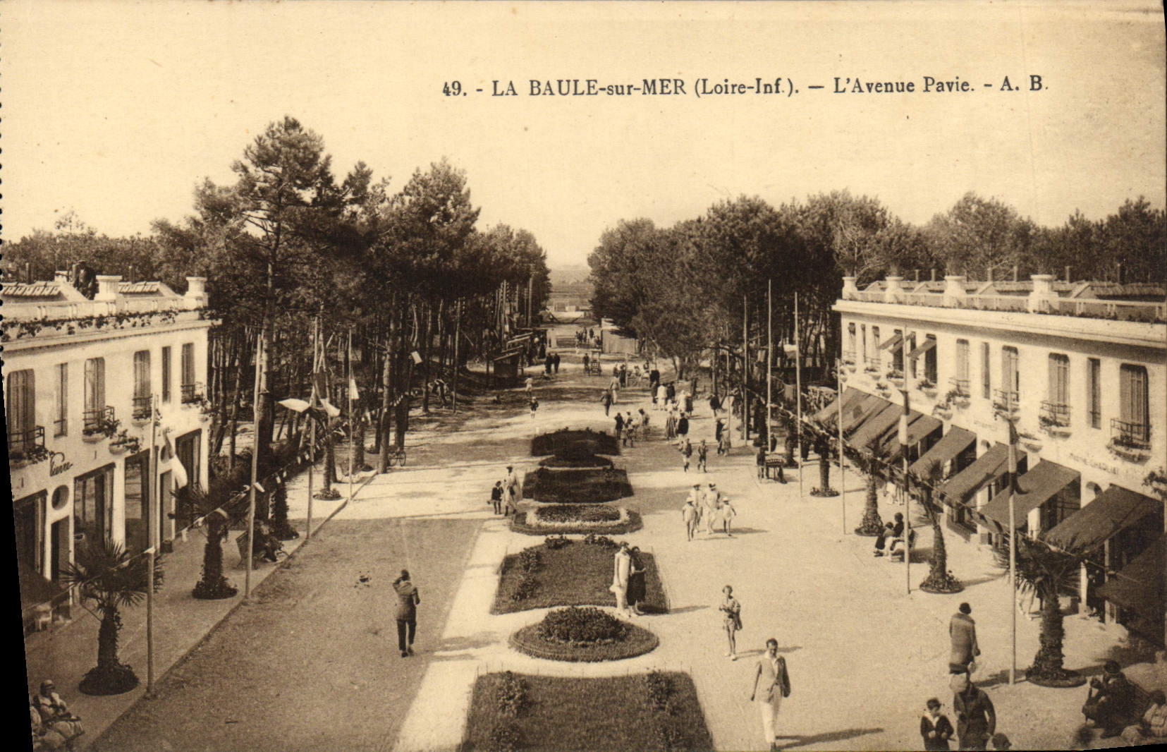 CPA La Baule sur Mer L Inf L'Avenue Pavie 