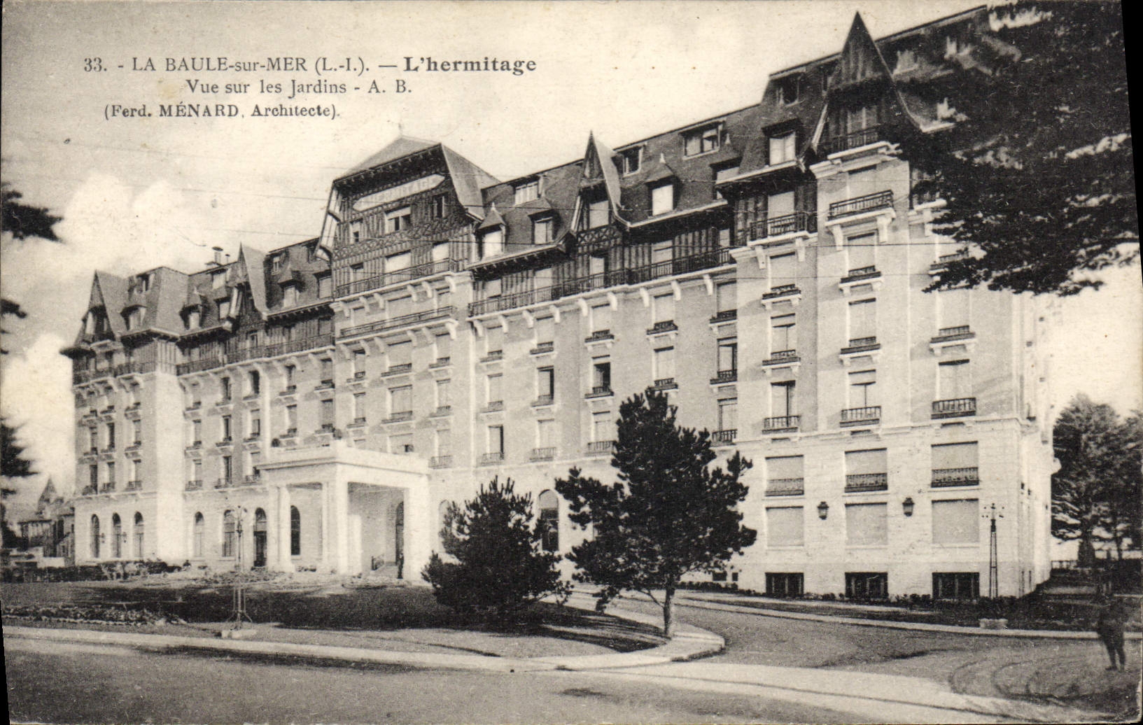 CPA La Baule sur Mer L I L'Hermitage Vue sur les Jardins 