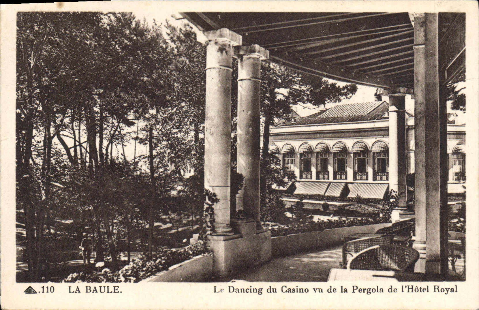CPA La Baule Le Dancing du Casino vu de la Pergola de l'Hotel Royal 