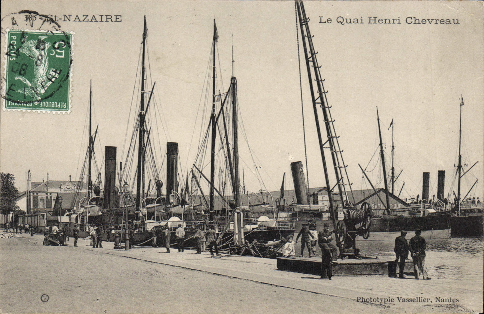 CPA St Nazaire Le Quai Henri Chevreau 
