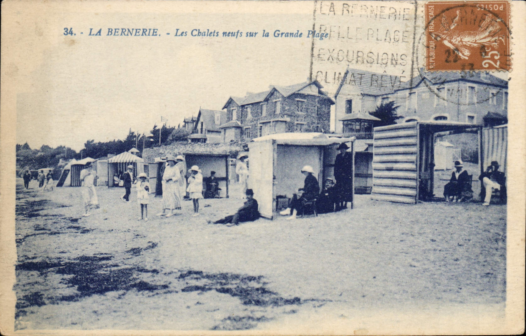 CPA La Bernerie Les Chalets neufs sur la Grande Plage 