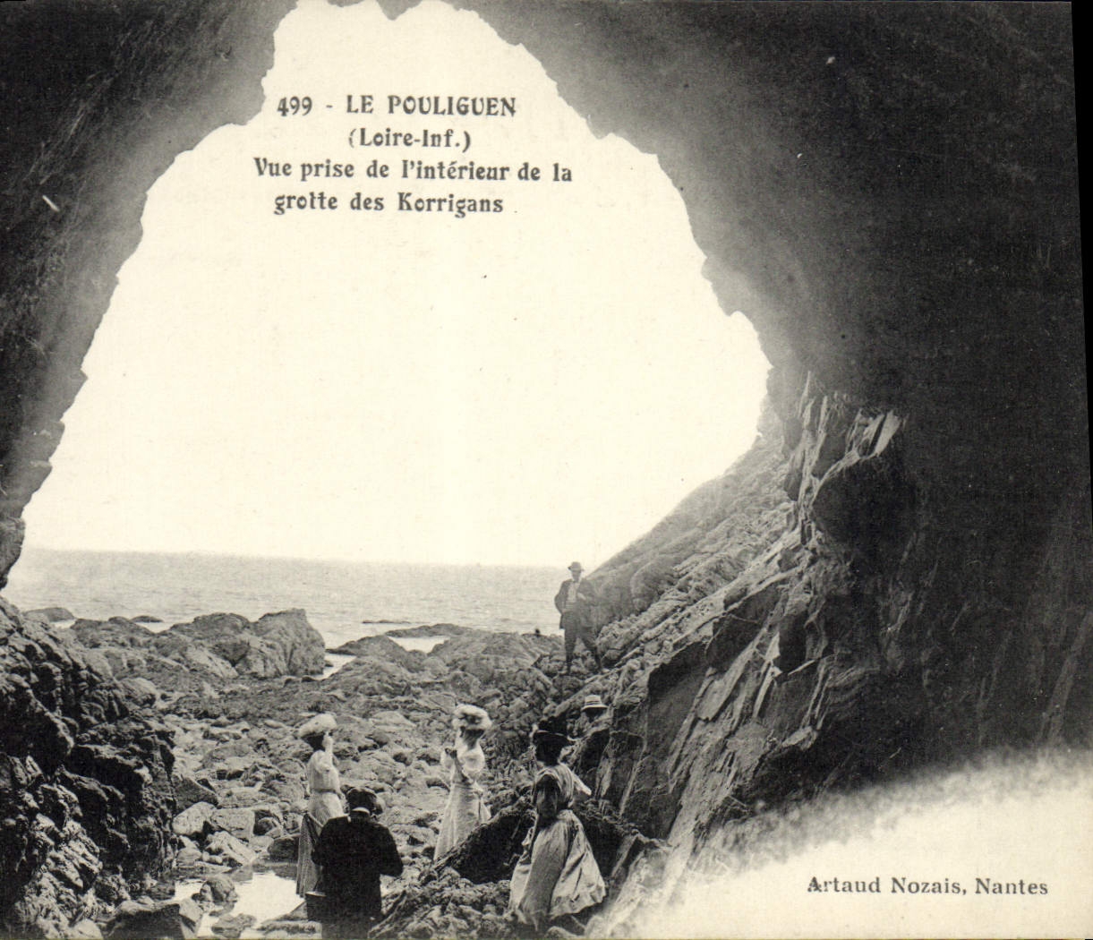 CPA Le Pouliguen L Inf Vue prise de l'Interieur de la grotte des Korrigans 