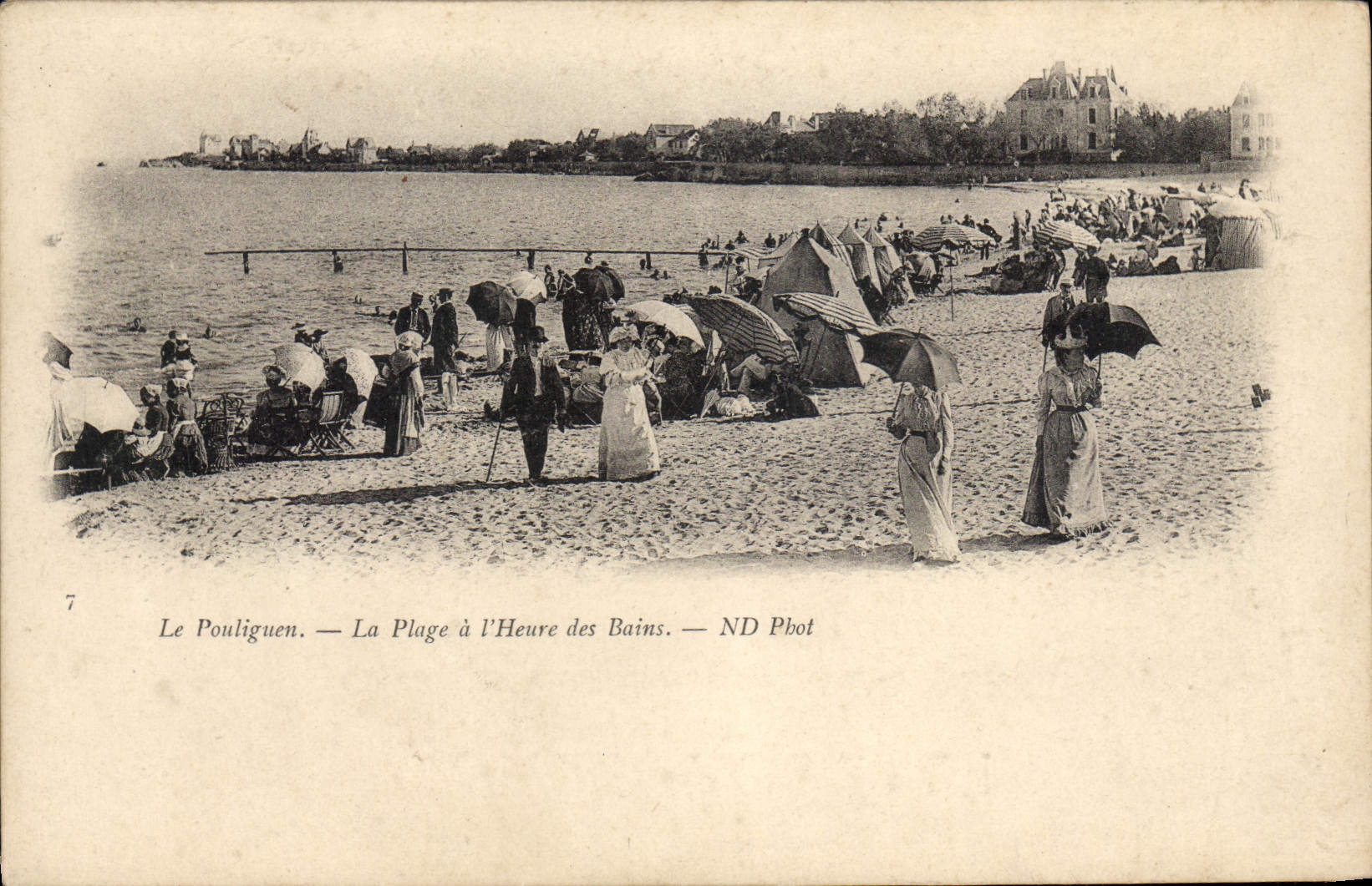 CPA Le Pouliguen La Plage à l'heure des Bains 