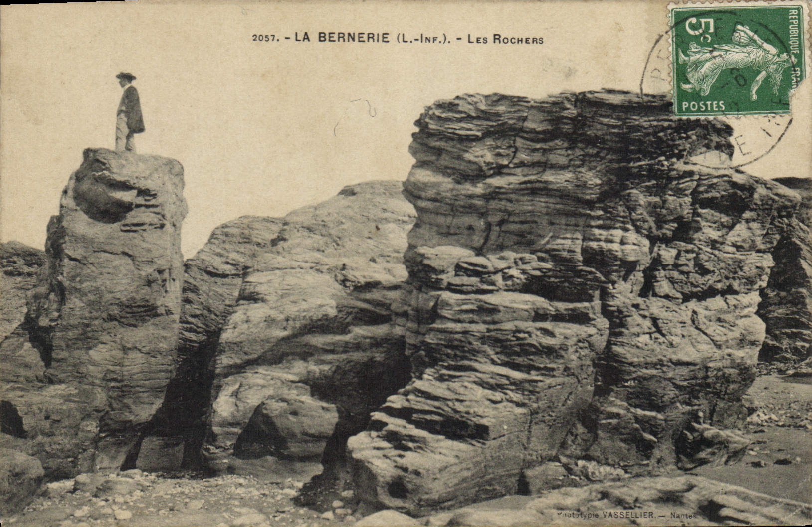 CPA Le Bernerie L Inf Les Rochers 