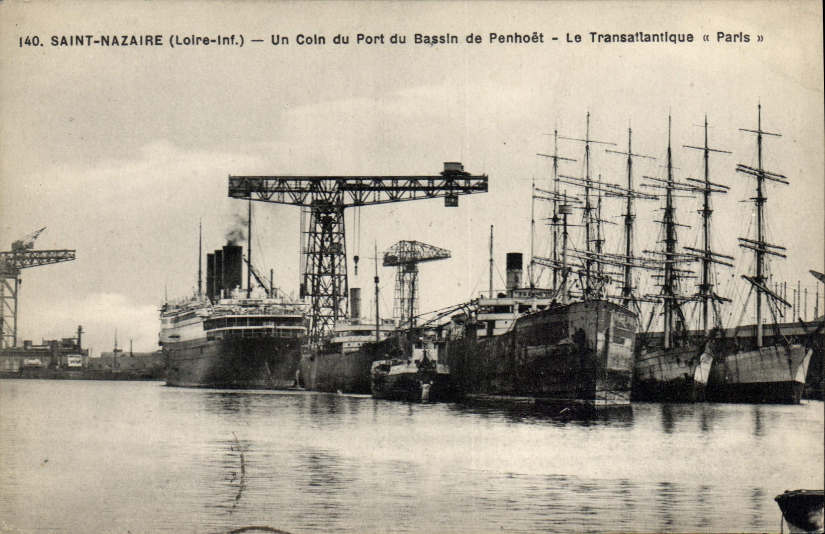 CPA Saint Nazaire Loire Inf Un Coin du Port du Bassin de Penhoet Le Transatlantique Paris 
