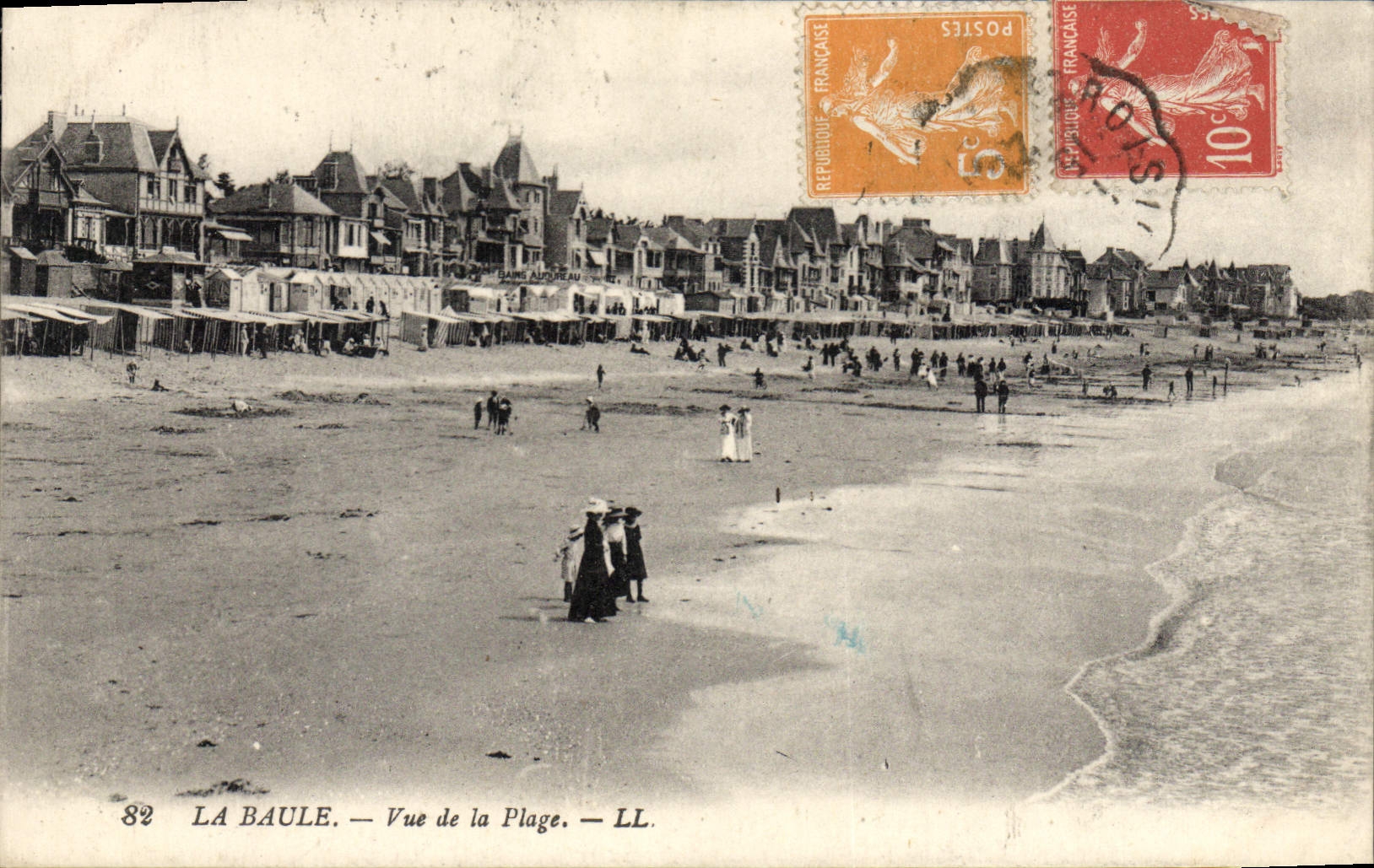 CPA La Baule Vue de la Plage 