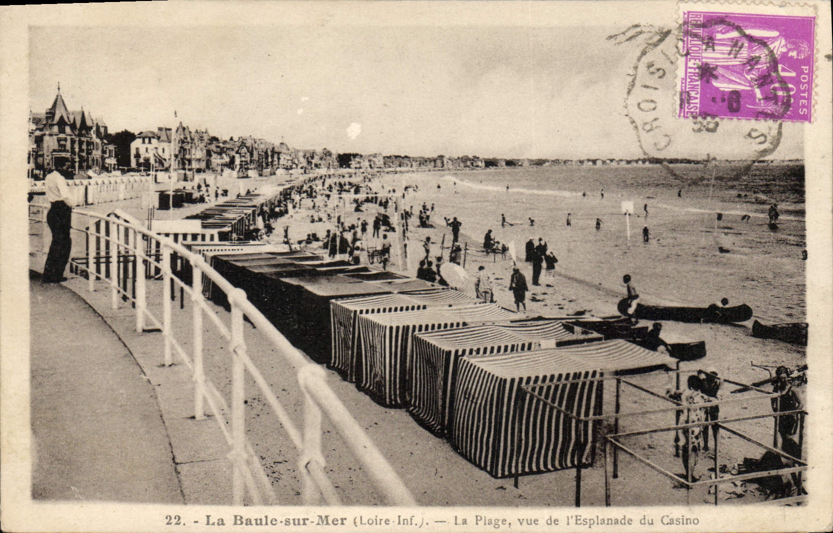 CPA La Baule sur Mer Loire Inf La Plage vue de l'Esplanade du Casino 