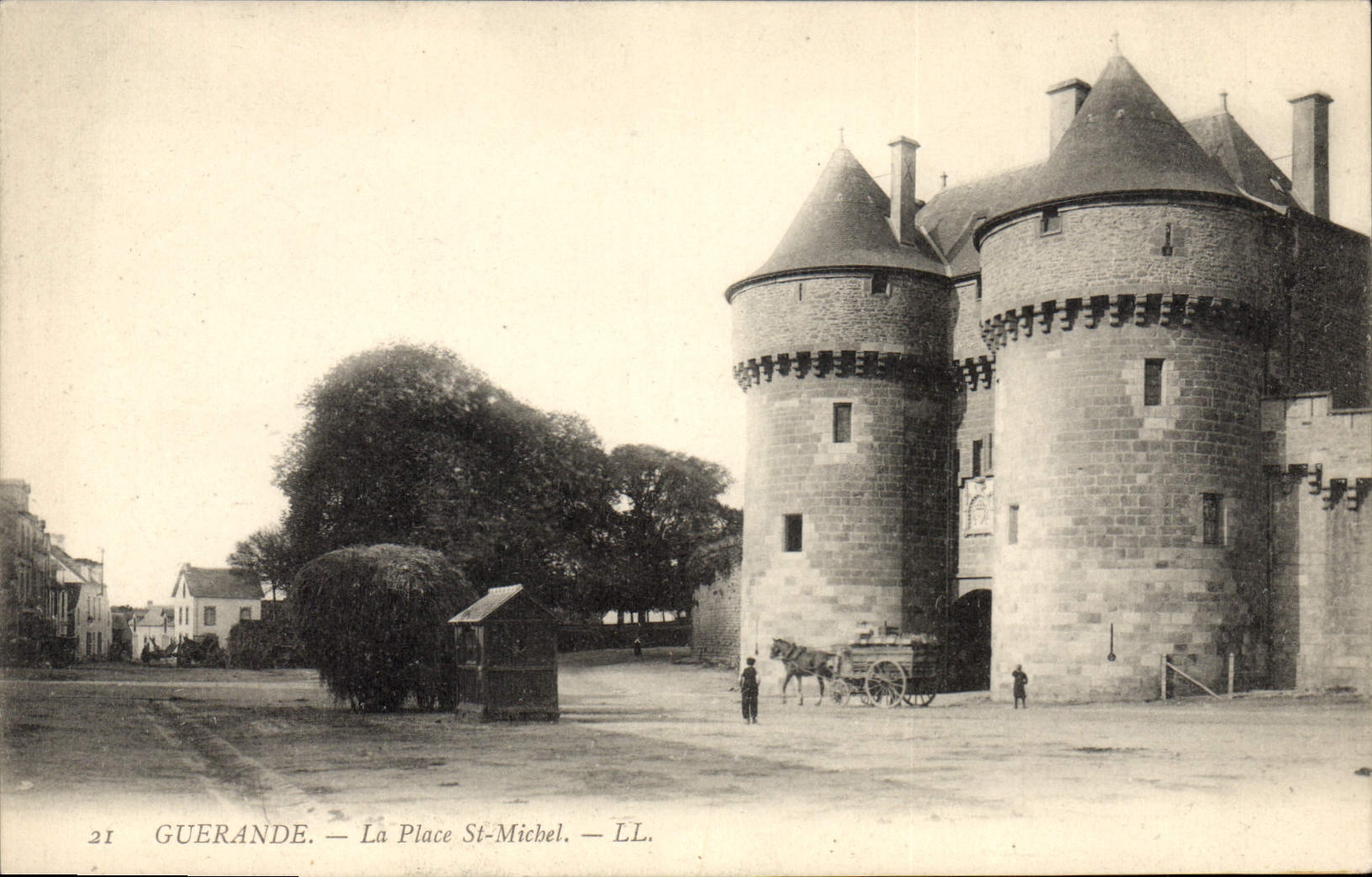 CPA Guerande La Place St Michel 