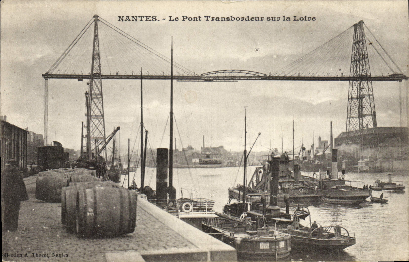 CPA Nantes Le Pont Transbordeur sur la Loire 