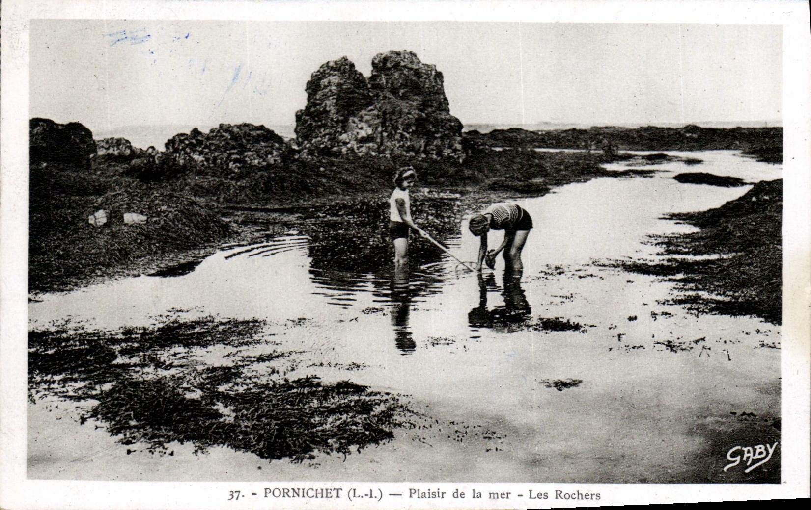 CPA Pornichet L I Plaisir de la mer Les Rochers 