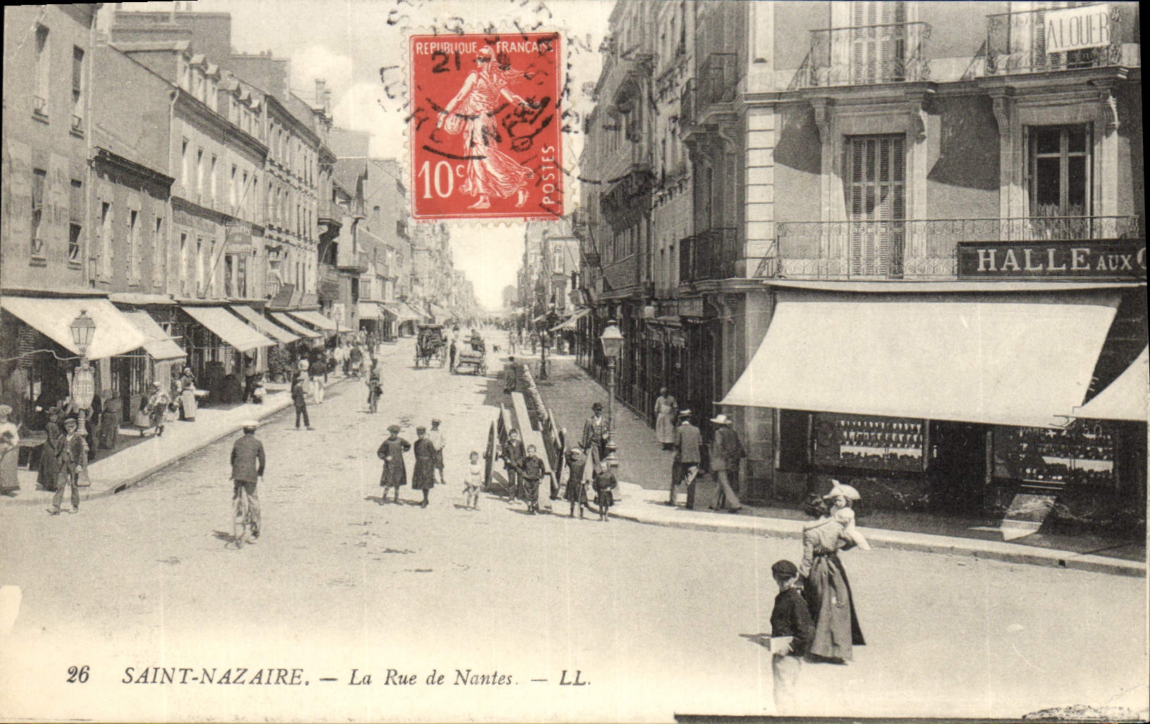 CPA Saint Nazaire La Rue de Nantes 