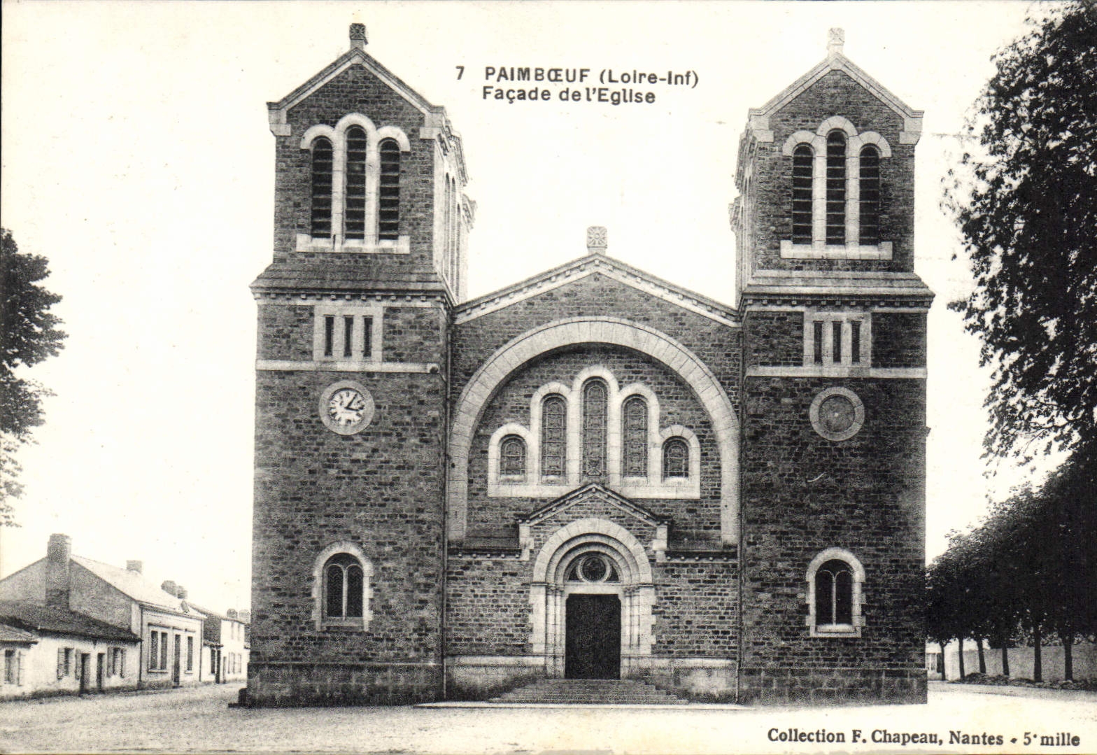 CPA Paimboeuf Loire Inf Facade de Eglise 