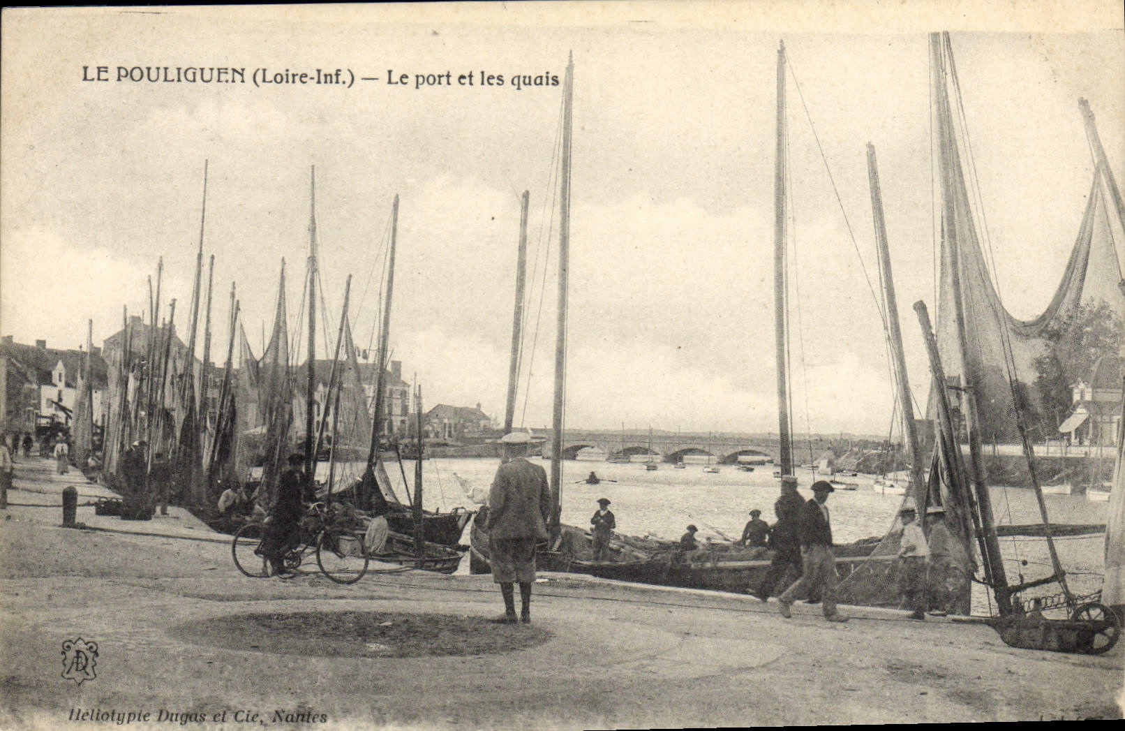 CPA Le Pouliguen Loire Inf Le port et les quais 